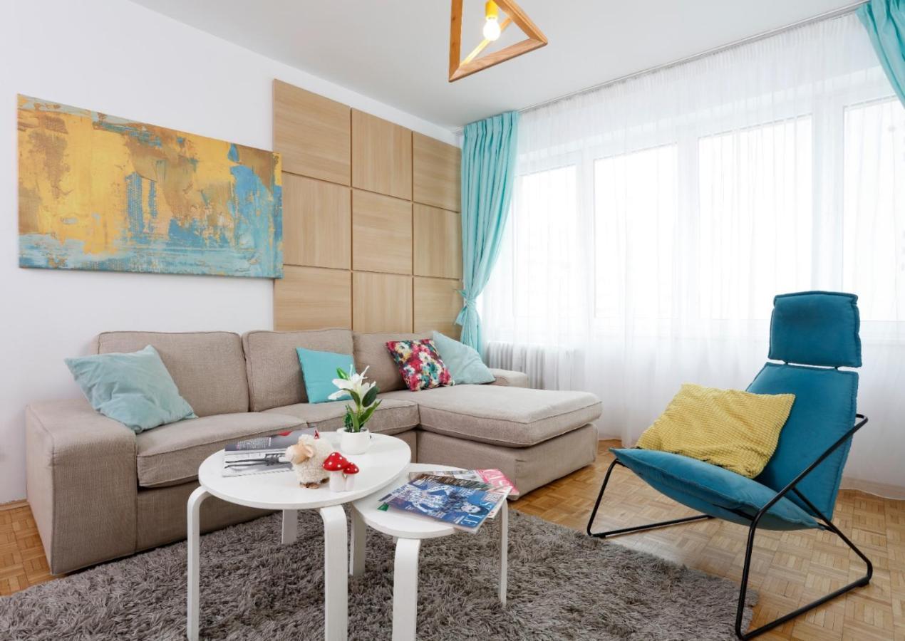 Lovely 2 Bedroom Apartment Near Old Town Bucureşti Ngoại thất bức ảnh