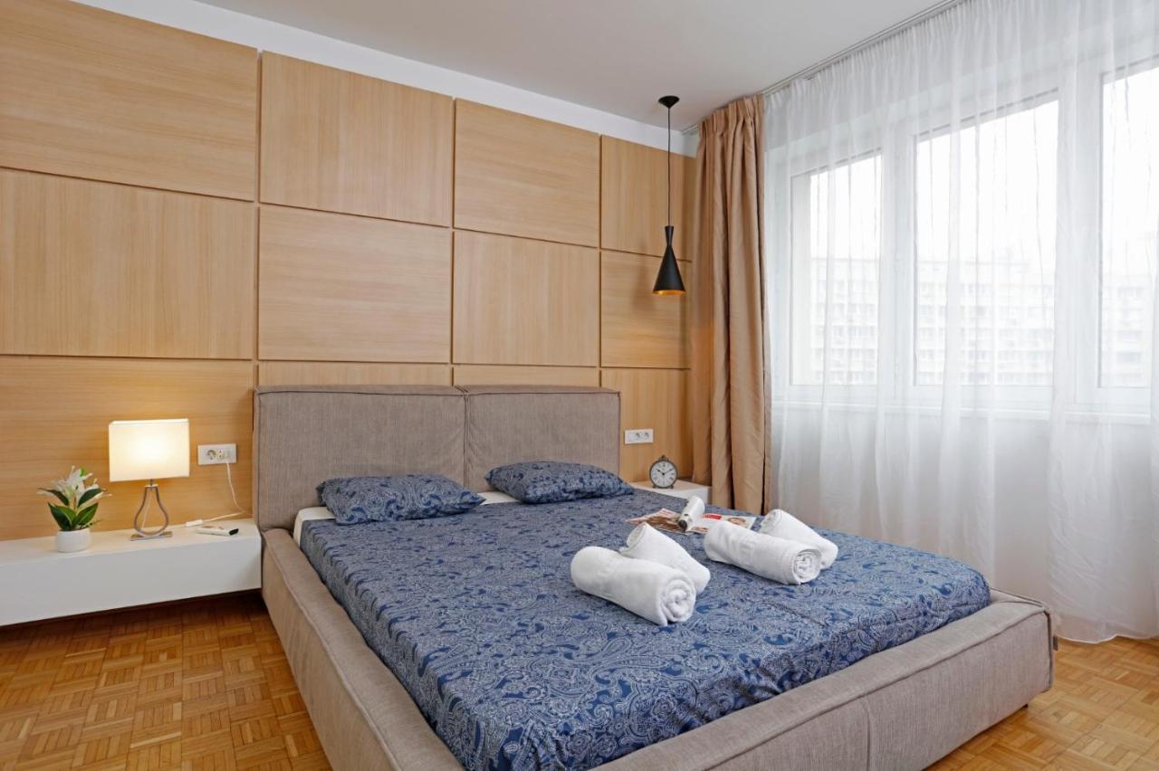 Lovely 2 Bedroom Apartment Near Old Town Bucureşti Ngoại thất bức ảnh