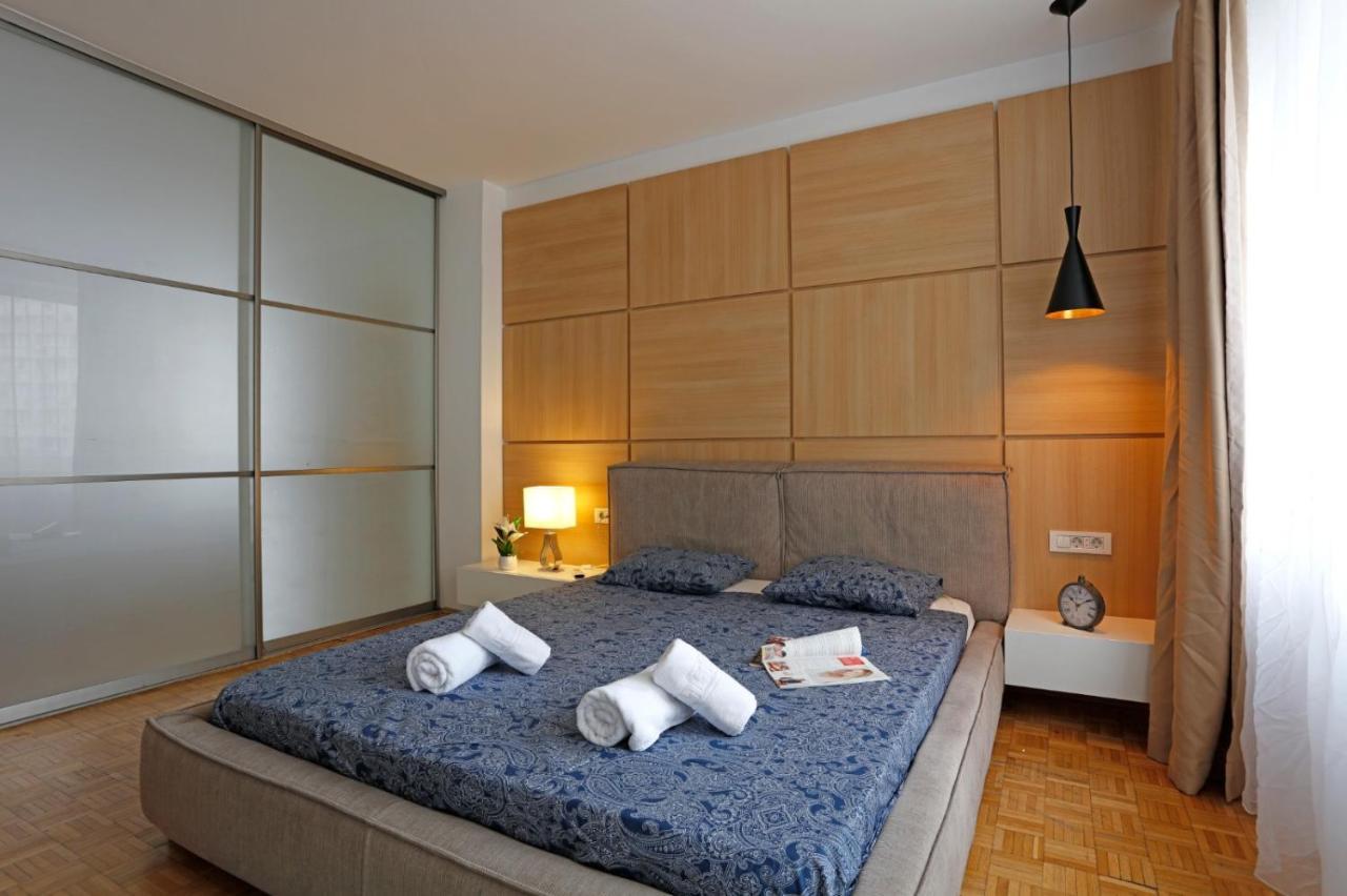 Lovely 2 Bedroom Apartment Near Old Town Bucureşti Ngoại thất bức ảnh