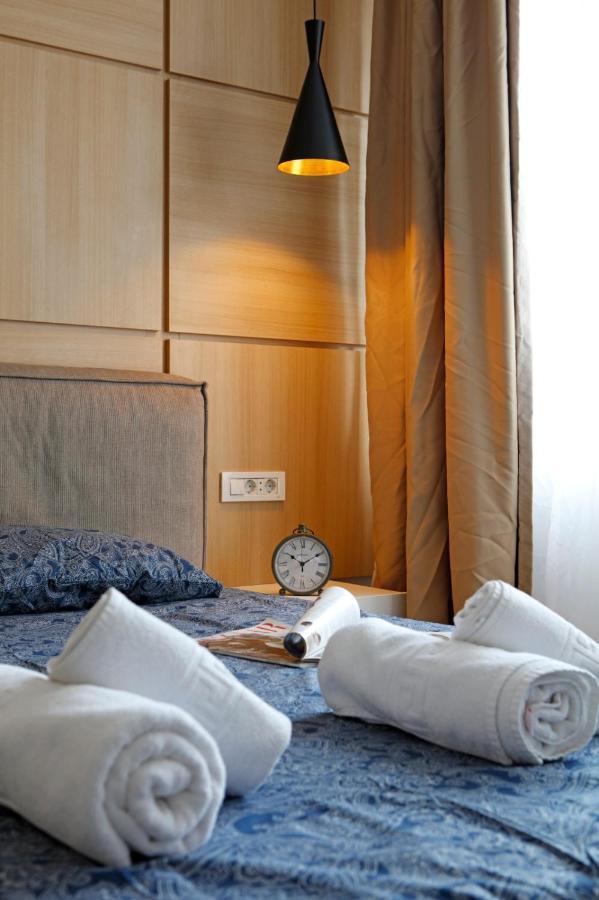 Lovely 2 Bedroom Apartment Near Old Town Bucureşti Ngoại thất bức ảnh